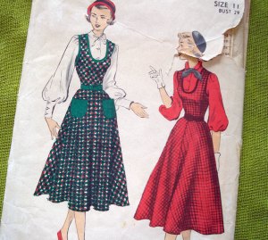 I love the neckline/ skirt/ pockets on this one!