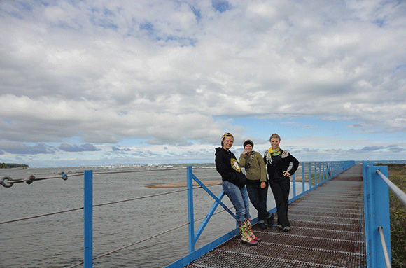 The sis, cousin and I went camping this weekend. It looks gorgeous out, but it was actually kinda cold. Anyway: LAKE HURON!