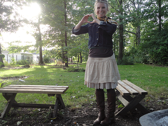 Pretend like I'm not a day late with What I Wore Wednesday! The computer at our house is BROKEN, guys! Also, I cannot do that heart thing with the fingers, apparently. BUT! I did wear a layered skirt and boots and a vintage scarf, this you can be sure of!