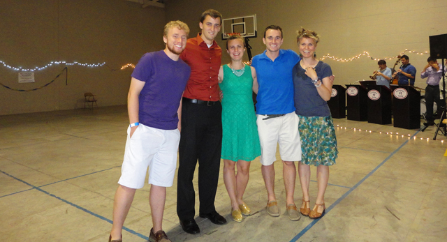 I went dancing with some peoples, this taken before I was all sweaty. Dancing is totes fun. 