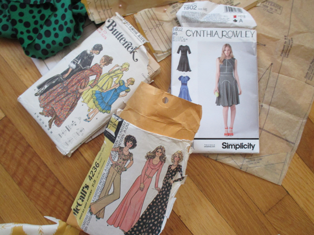 Frankendress! Nothing like using three patterns from three different suppliers from three different eras. 