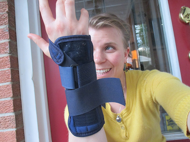 Note my swollen fangers. 